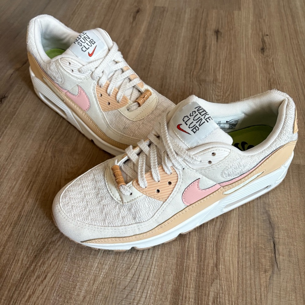 Nike Women's Air Max 90 SE Sun Club - Size 10